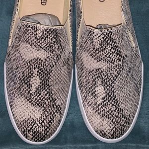 Snake skin slip on
